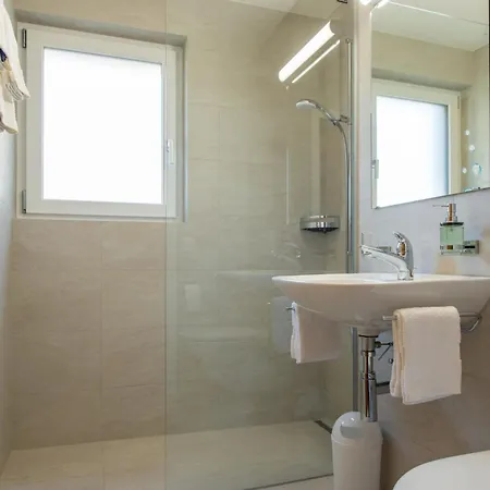 Appartement Haus Azur By Interhome